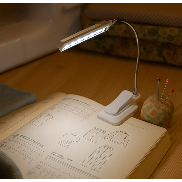 KLEIBER Mini LED-Klemmleuchte, Batteriebetrieb, weiß